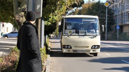 Чому у Житомирі хочуть змінити перелік зупинок приміського транспорту